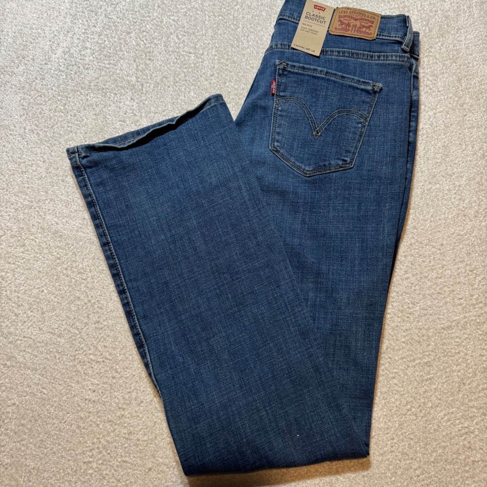 NWT Levi's Classic Bootcut Jeans Women's 4M W27 L32 Mid Rise Medium Wash